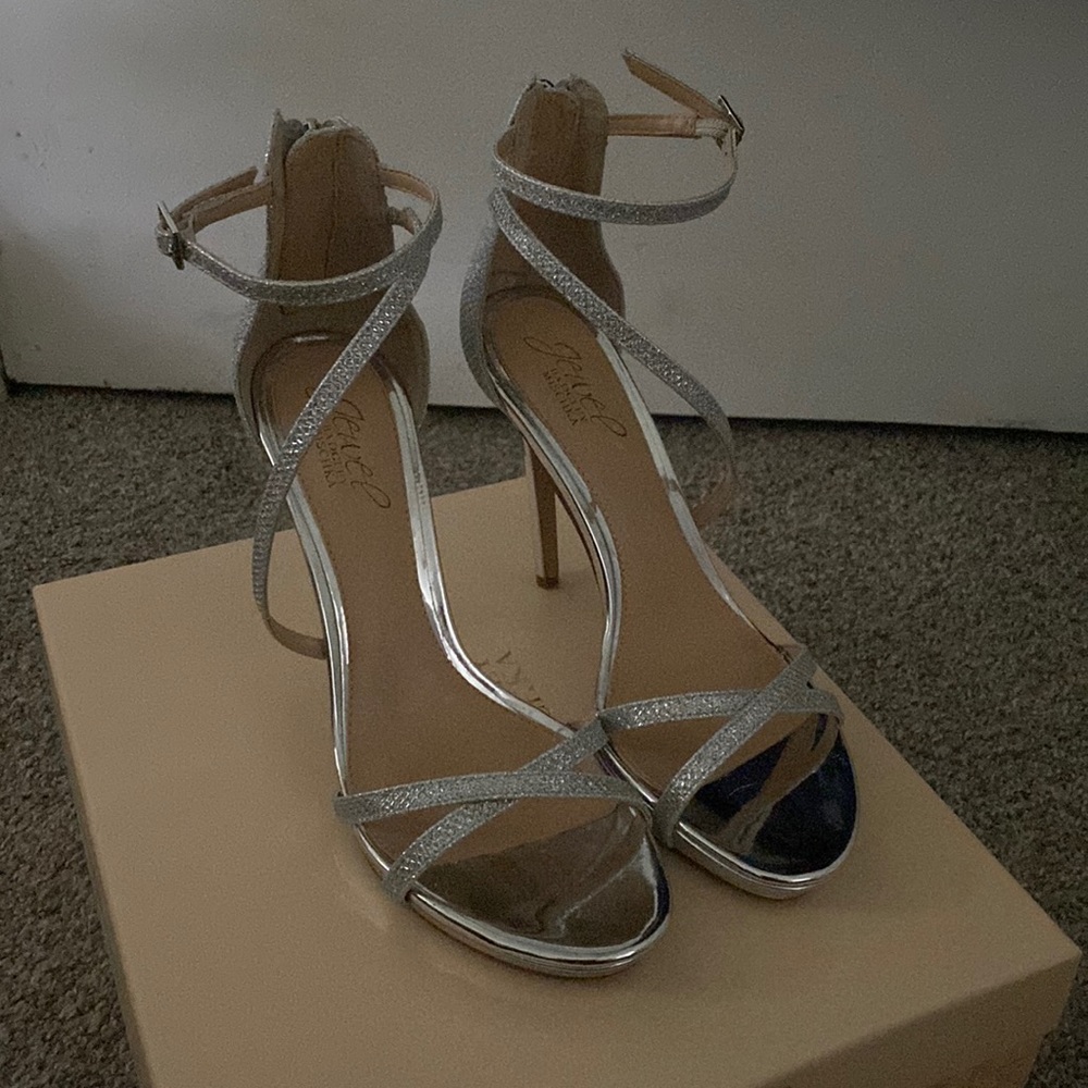 Jewel Badgley Mischka Heels